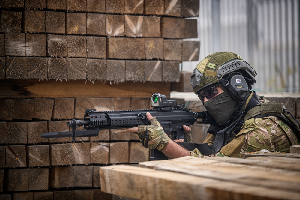 IWI and FAME Establish Strategic Assembly Plant in Peru to Equip Armed Forces with ARAD Rifles and Meprolight Sights